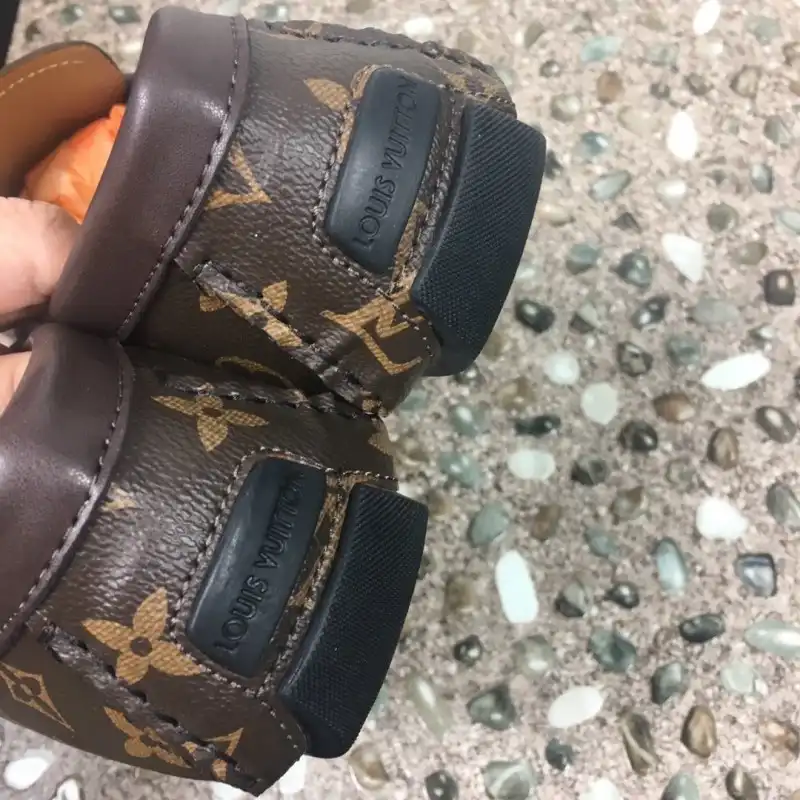 FashionRep LV Shoes 1911SH0110 0128